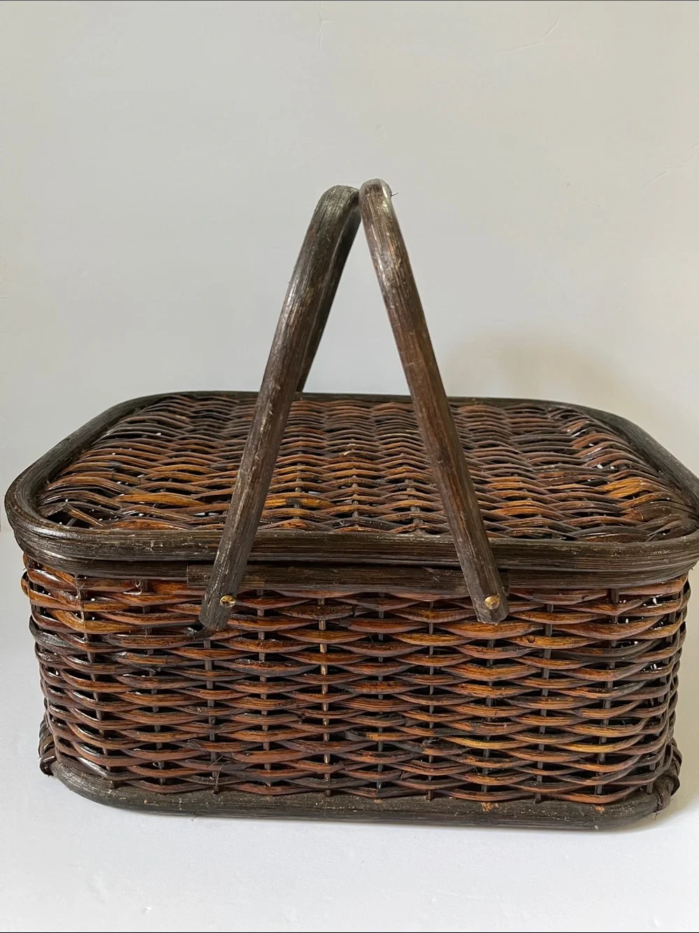 Vintage Woven Wicker Picnic Basket with Folding Bamboo Handles